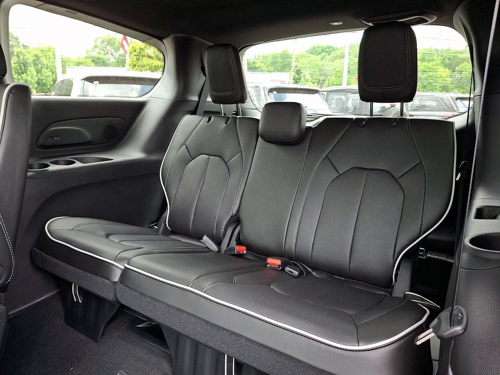 2027 Chrysler Pacifica PACIFICA LIMITED