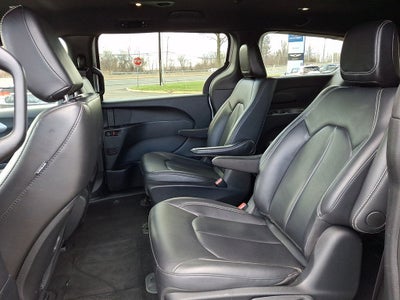 2024 Chrysler Pacifica Hybrid Select
