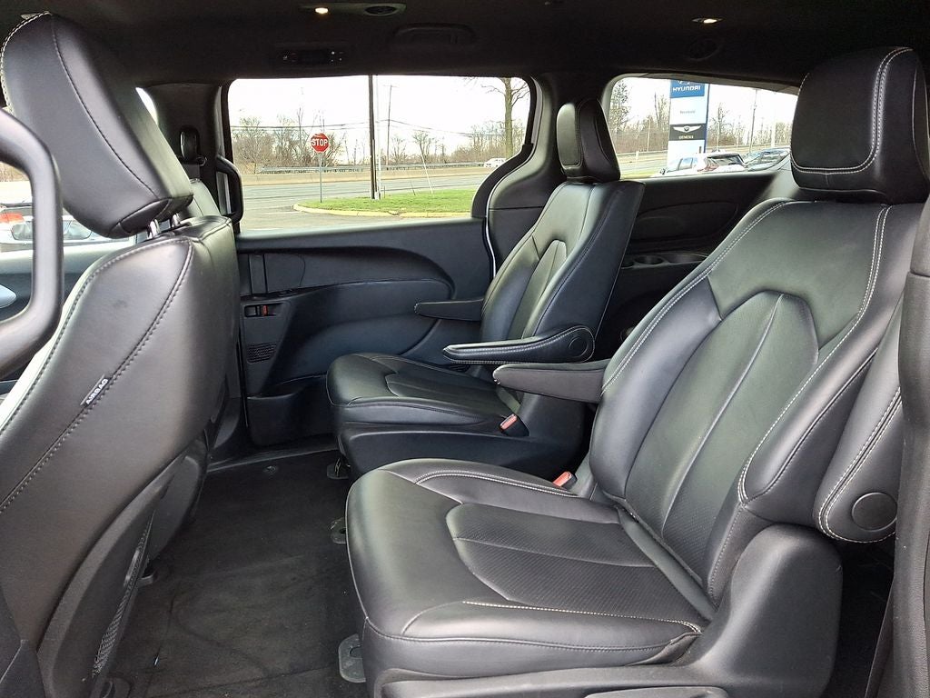 2024 Chrysler Pacifica Hybrid Select