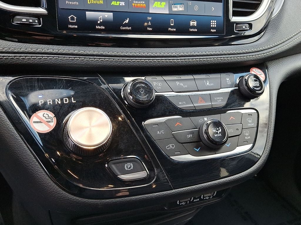2024 Chrysler Pacifica Hybrid Select