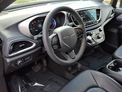 2024 Chrysler Pacifica Hybrid Select