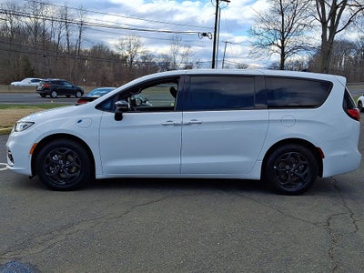 2024 Chrysler Pacifica Hybrid Select