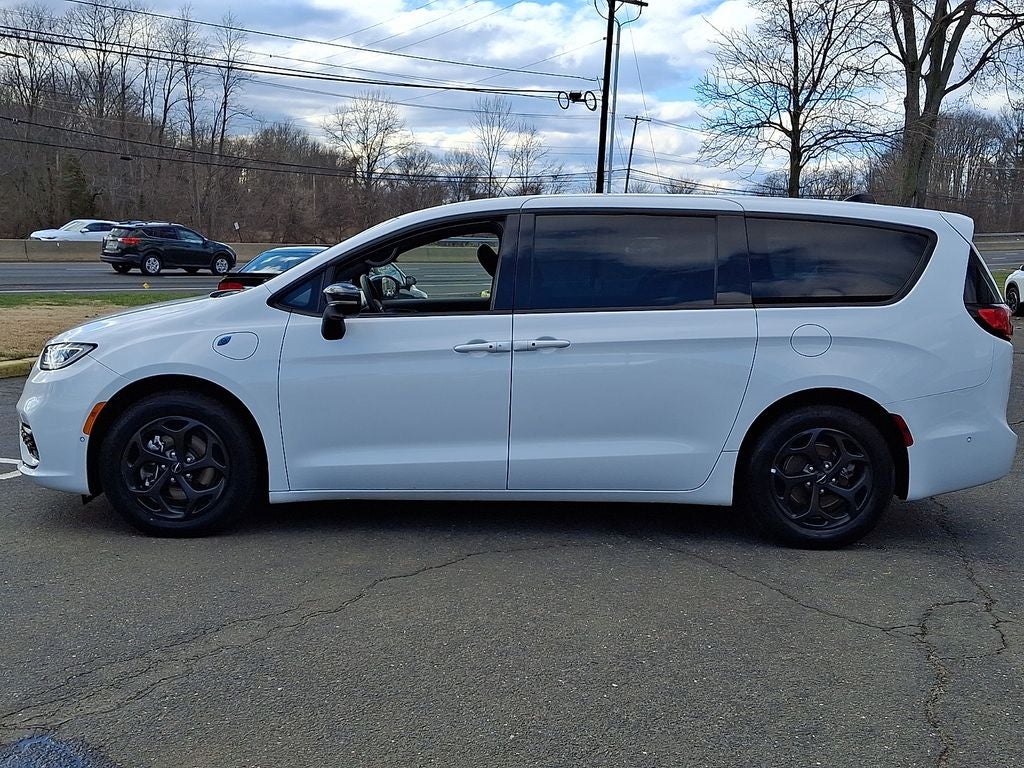 2024 Chrysler Pacifica Hybrid Select
