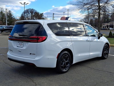 2024 Chrysler Pacifica Hybrid Select