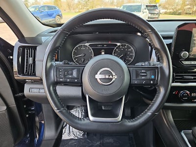2022 Nissan Pathfinder SV