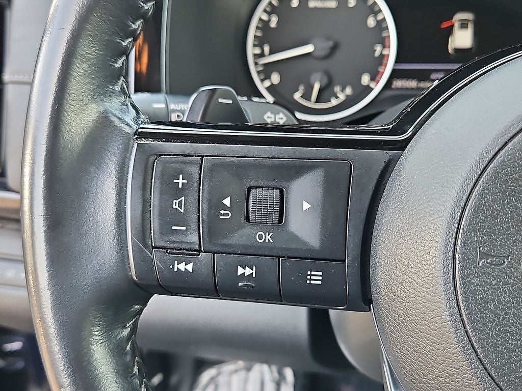 2022 Nissan Pathfinder SV