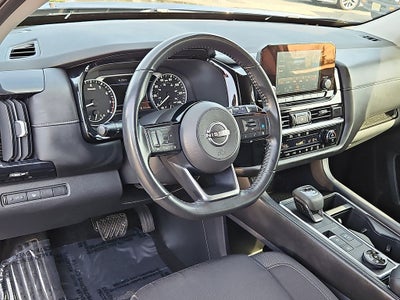 2022 Nissan Pathfinder SV